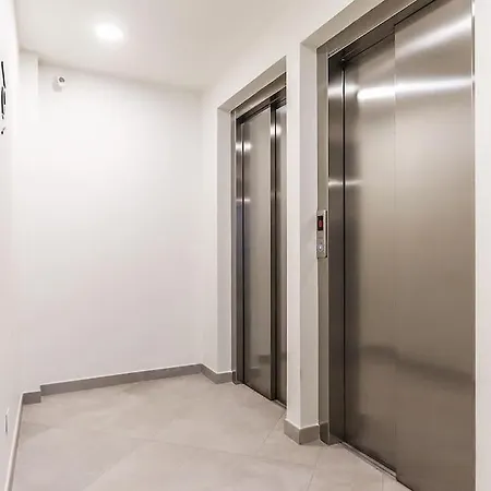 Pombal Contemporary Ac Elevator Apartment *